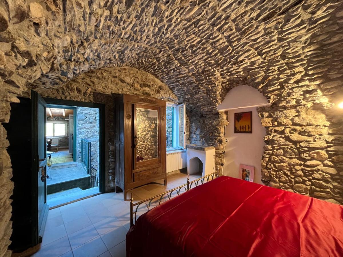 Casa Victoria - Full Equipped Stone House Villa Rocchetta Nervina Exterior photo